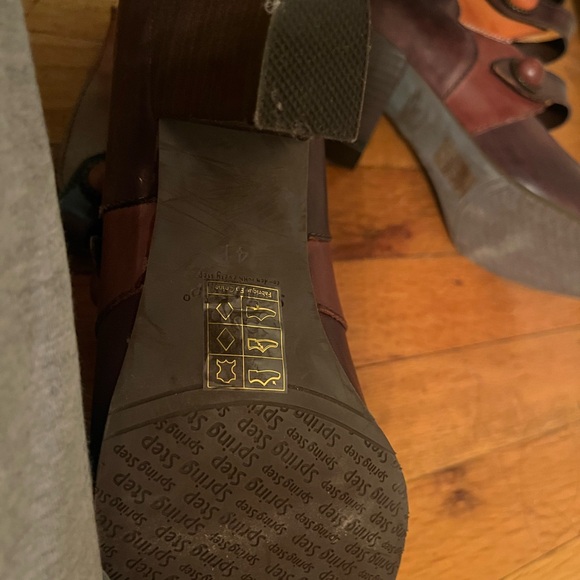 Beautiful 4 toned L’Artiste by Spring Step shoes. - Picture 2 of 6